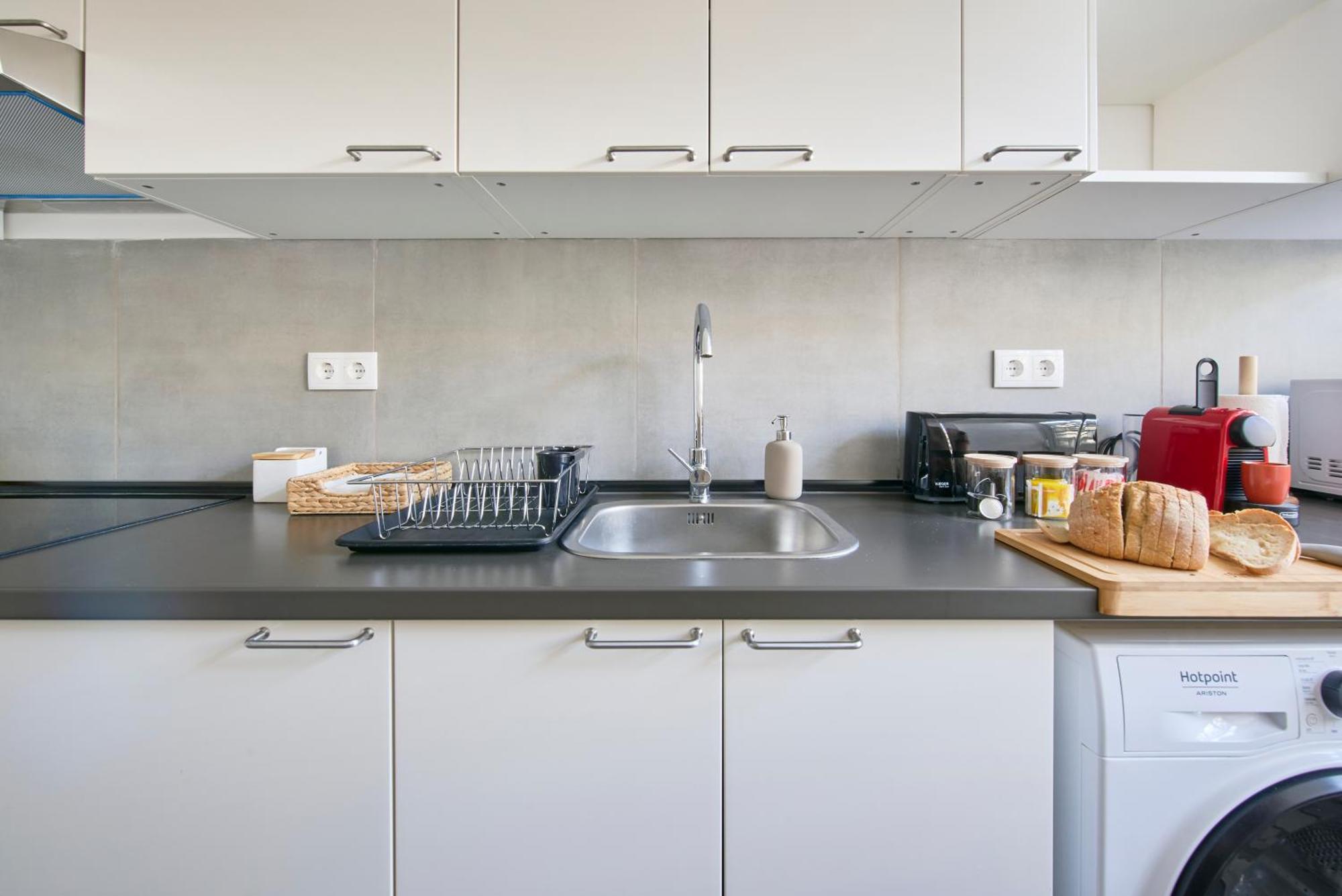 Apartment Charming Graca Flat W Balcony, By Timecooler Lissabon