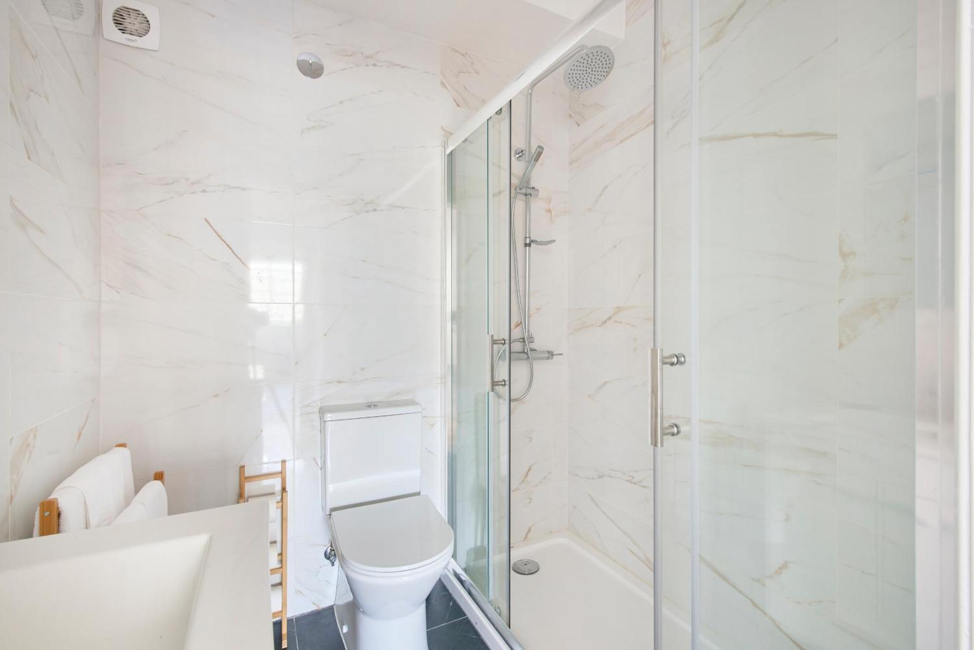 Charming Graca Flat W Balcony, By Timecooler Apartment *