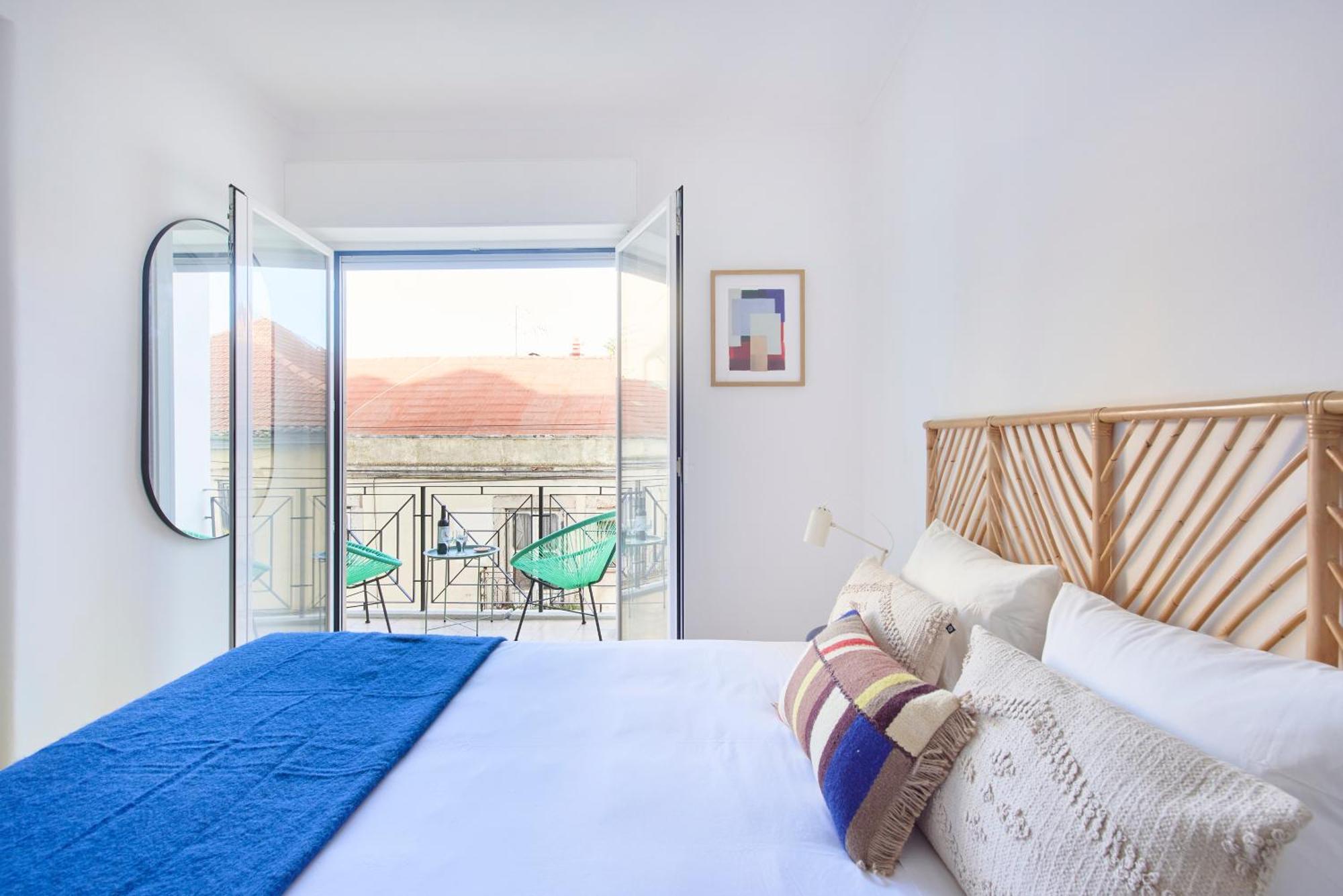 Apartment Charming Graca Flat W Balcony, By Timecooler *