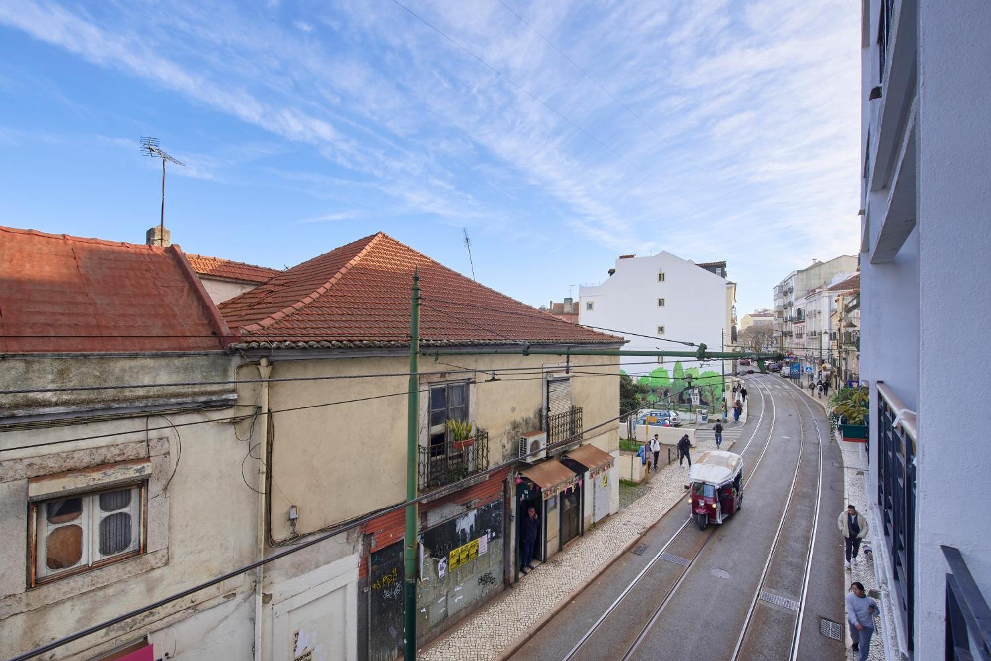 Apartment Charming Graca Flat W Balcony, By Timecooler