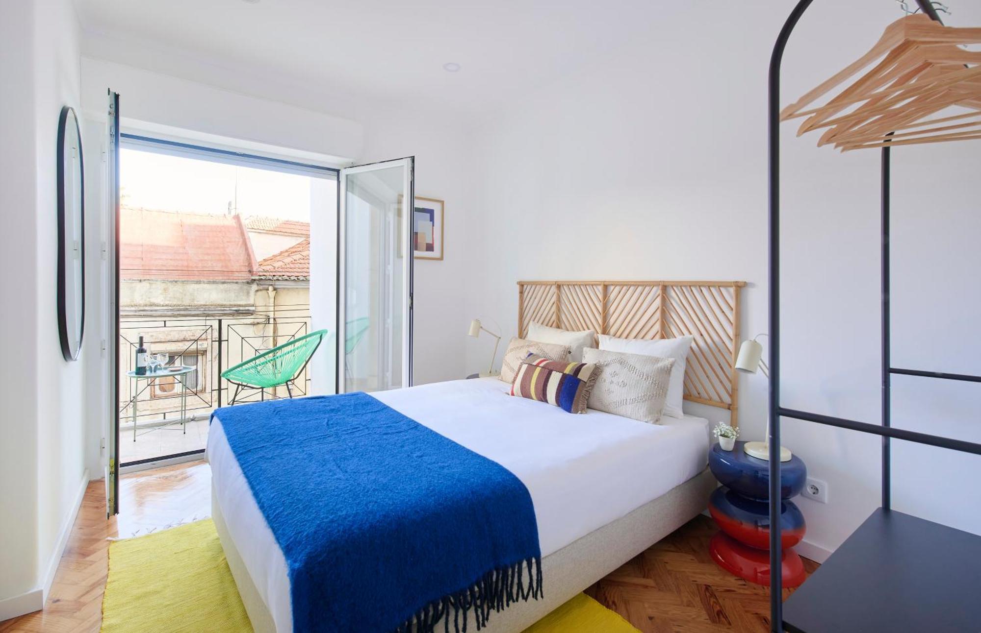 Apartment Charming Graca Flat W Balcony, By Timecooler